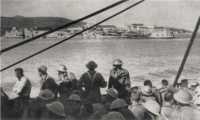 New Zealand troops arrive 
at Suda Bay, Crete