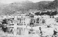 The village of Sfakia and 
the beach at the time of the evacuation