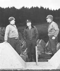 Generals Bradley, 
Eisenhower, and Gerow making a front-line inspection early in November