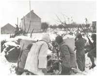 Crew of a 3-inch gun on the 
watch for German tanks in the Saar-Moselle triangle