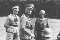 General Johannes Blaskowitz 
(center)