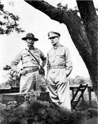 General Macarthur with Maj