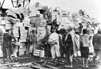 Moroccan labor gang at 
Casablanca harbor