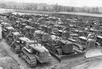 Bulldozers at the engineer 
depot at Thatcham before the invasion